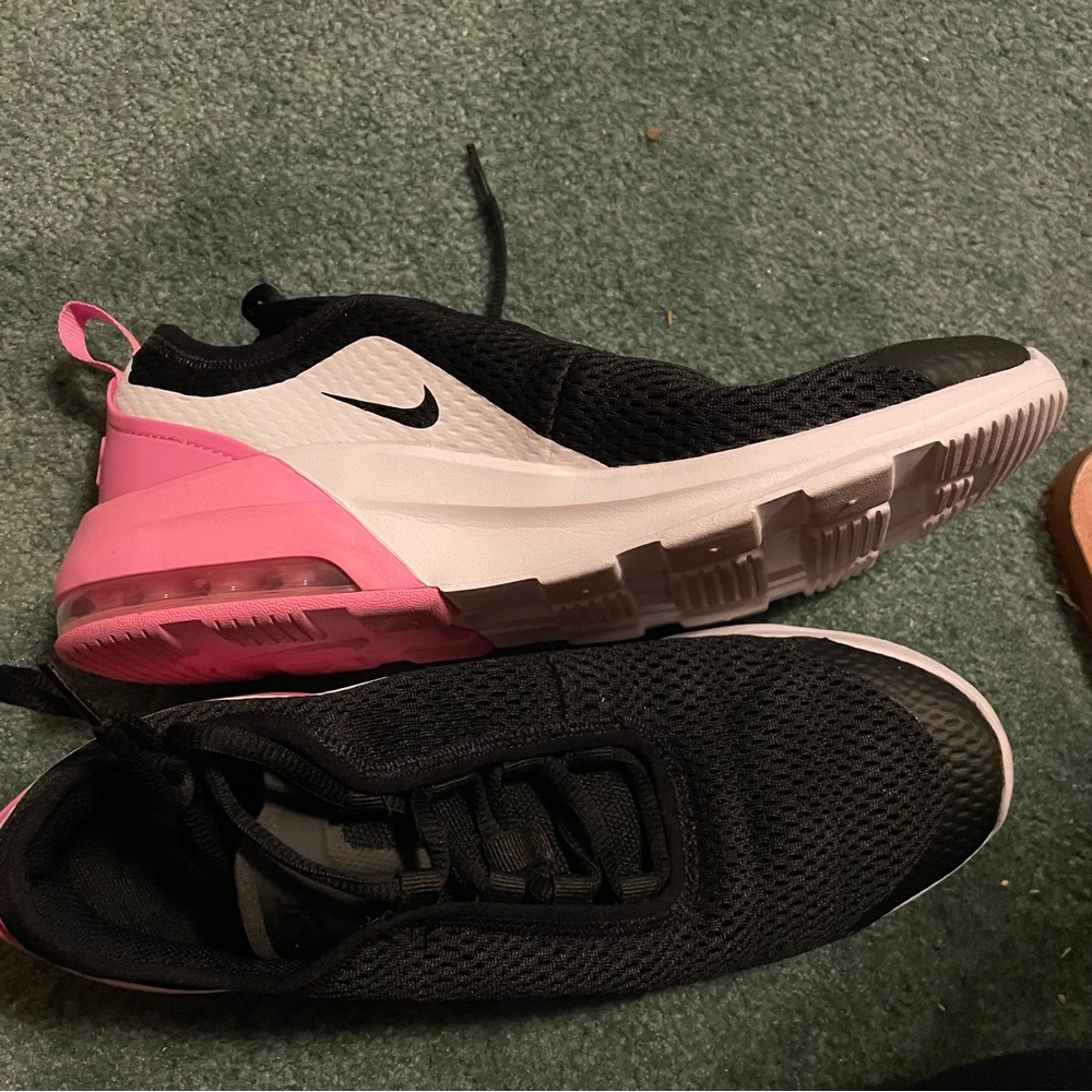 Nike Air Max Motion 2